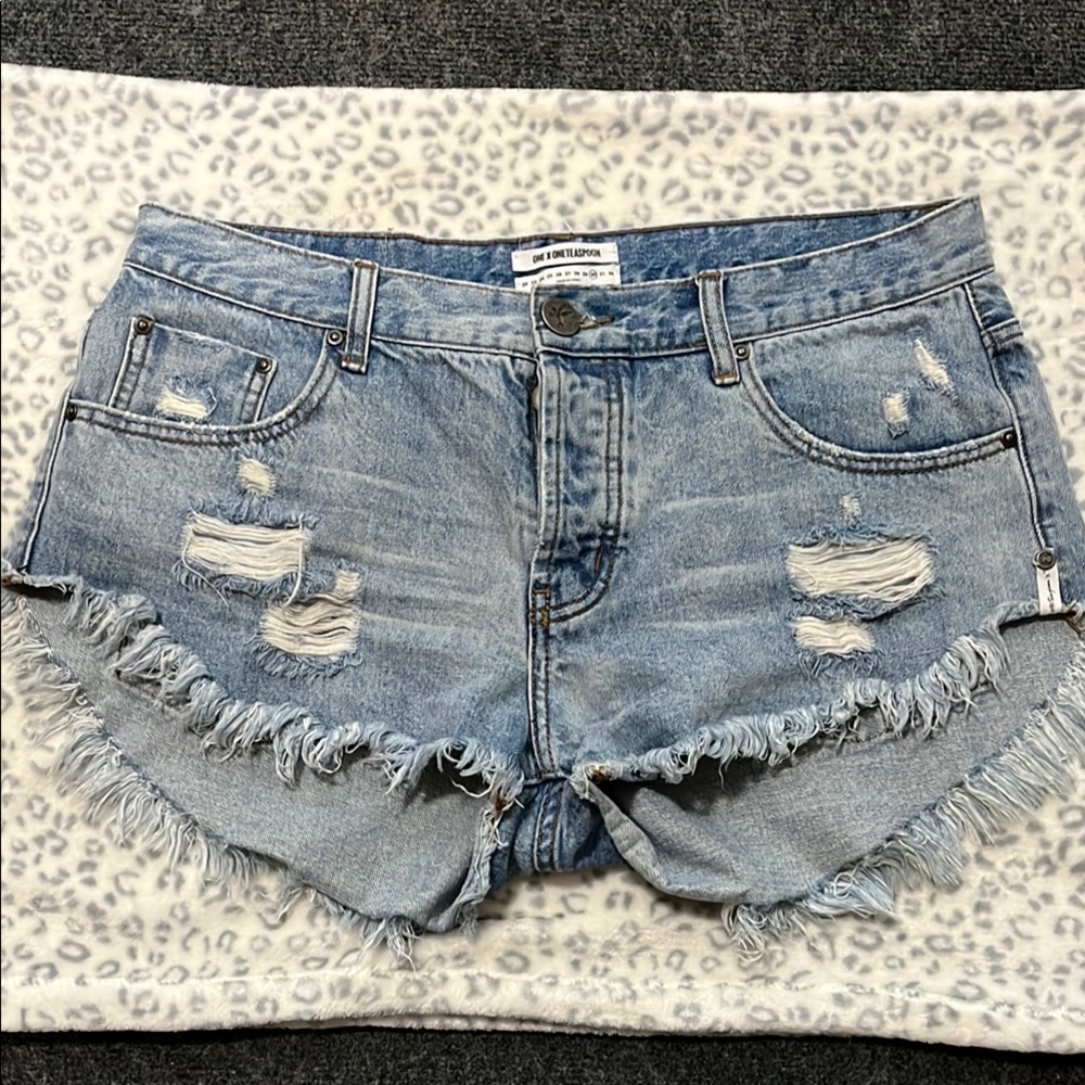 One teaspoon one x one Sz 30 cut offs like new condition